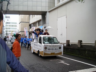 「命のあしあと」ドラマ宣伝　車両架装