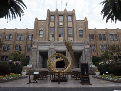 ダニエルオスト展　県庁前オブジェ