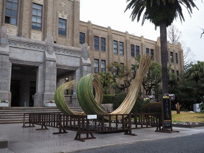 ダニエルオスト展　県庁前オブジェ